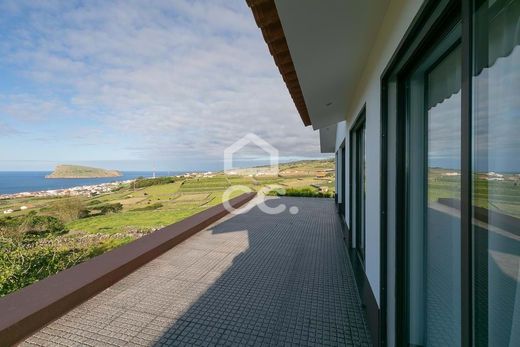 Villa - Angra do Heroísmo, Açores