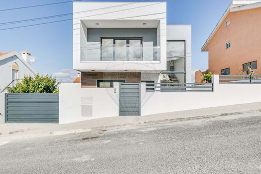 Villa a Vialonga, Vila Franca de Xira