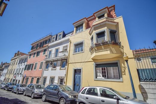 Apartment / Etagenwohnung in Estrela, Lisbon