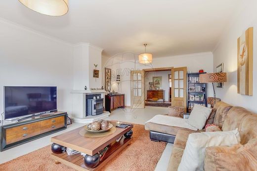 Apartment / Etagenwohnung in Sintra, Lissabon