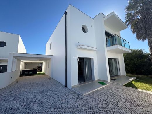 Villa à A dos Francos, Caldas da Rainha