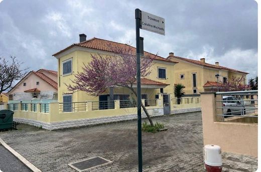 Villa in Pontinha e Famões, Odivelas
