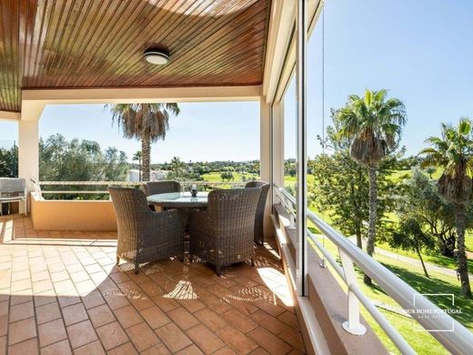 Piso / Apartamento en Estômbar e Parchal, Lagoa