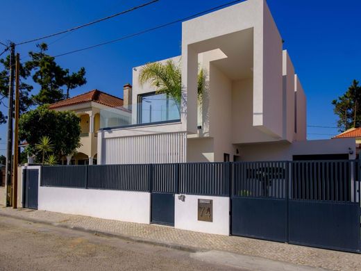 Villa in Almada, Distrito de Setúbal