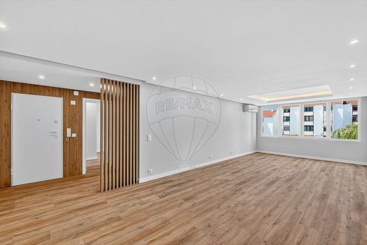 Apartment / Etagenwohnung in Cascais, Lissabon