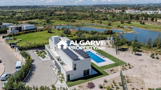 Villa zu verkaufen in Vilamoura