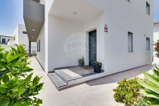 Villa in Ramada e Caneças, Odivelas
