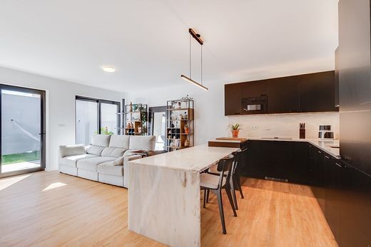 Villa in São Domingos de Rana, Cascais