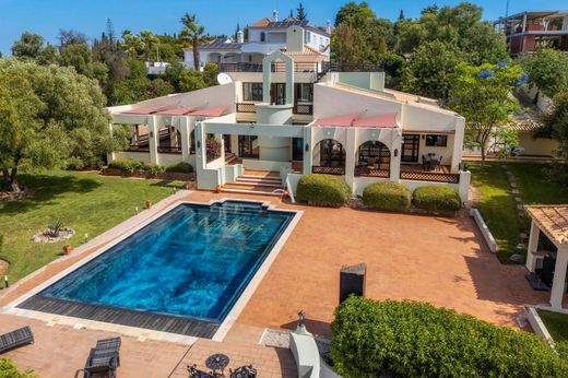 Вилла, Лола, Loulé