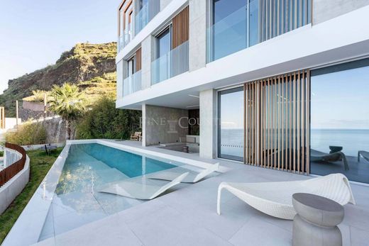 Detached House in Calheta, Madeira