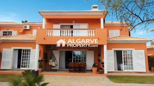 Villa in Quarteira, Loulé