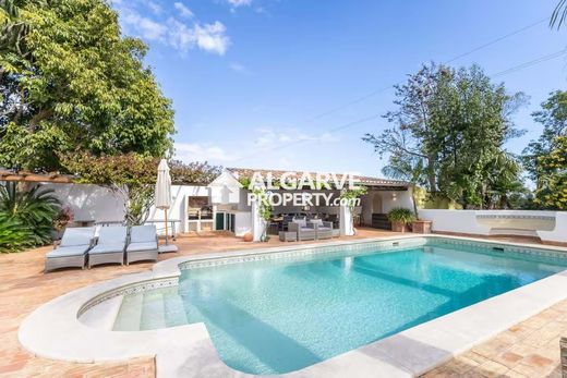 Villa in Mexilhoeira Grande, Portimão