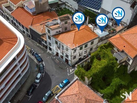 Complexes résidentiels à Funchal, Madère