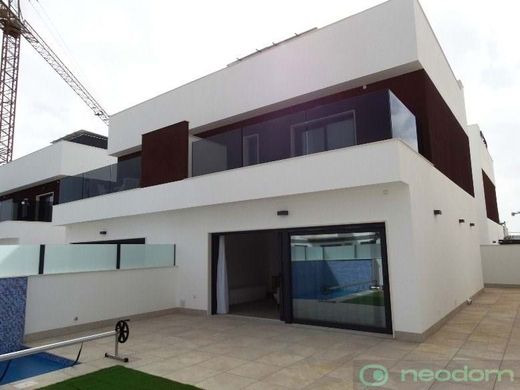 Villa in Pilar de la Horadada, Alicante
