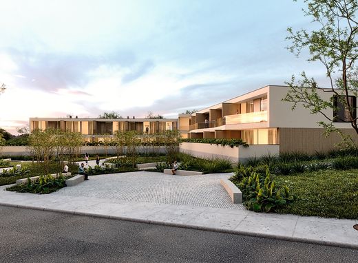 Вилла, Лола, Loulé