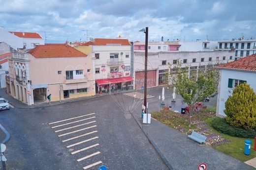 Edificio en Grândola, Setúbal