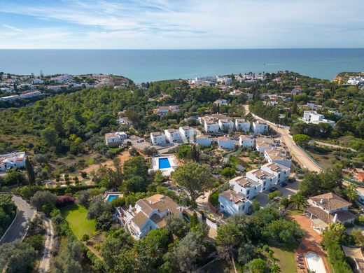 Вилла, Lagoa e Carvoeiro, Lagoa