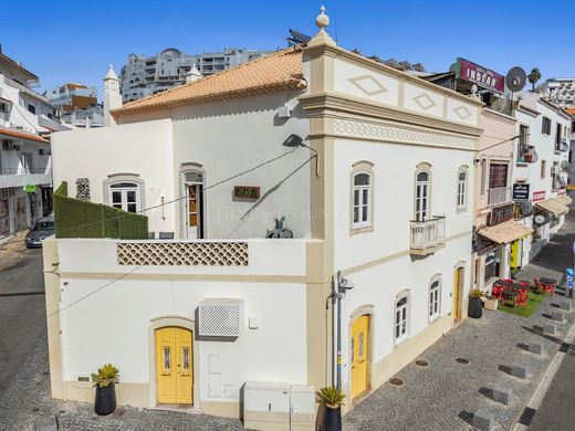 Albufeira e Olhos de Água, Albufeiraのタウンハウス