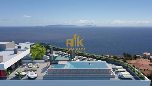 아파트 / Santa Cruz, Madeira