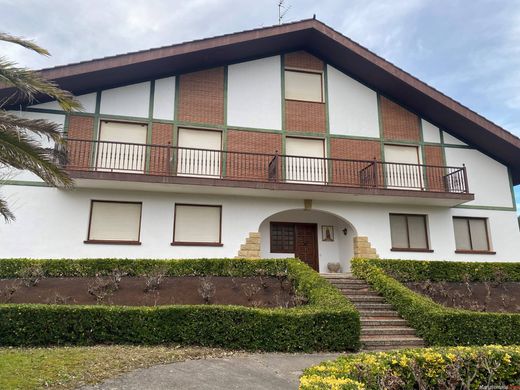 Stadthaus in Larrabetzu, Biscaya