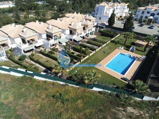 Casa adosada en Albufeira e Olhos de Água, Albufeira