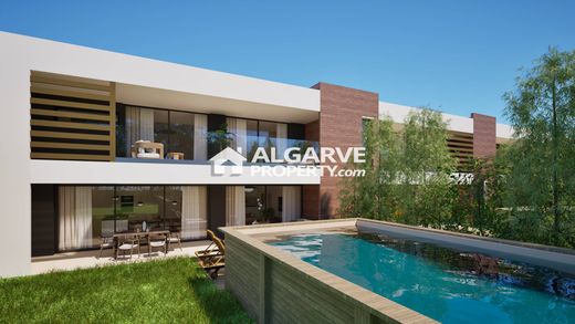 Casa adosada en Albufeira e Olhos de Água, Albufeira