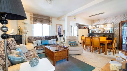 Villa in Quarteira, Loulé