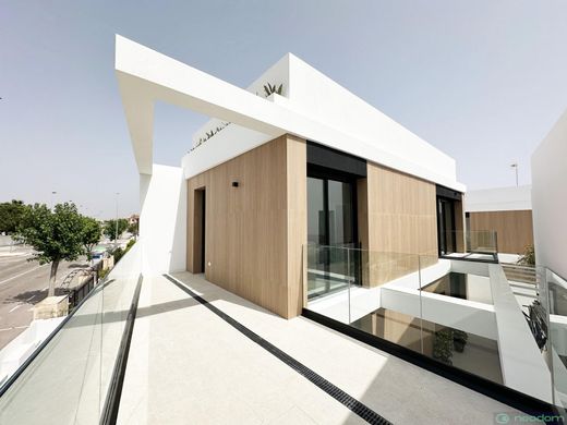 Villa in Alicante, Provincia de Alicante