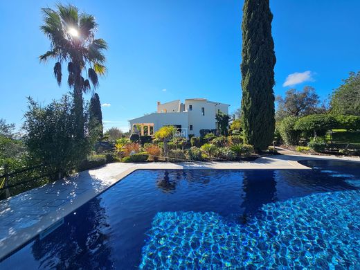 Вилла, Лола, Loulé