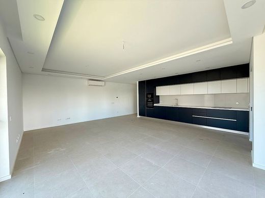 Apartamento - Faro (Sé e São Pedro), Faro