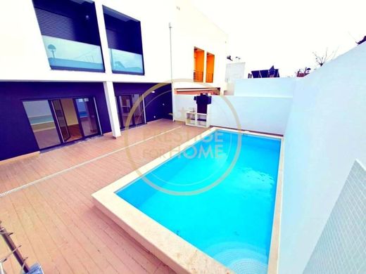 Townhouse in Moncarapacho e Fuzeta, Olhão