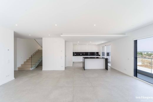 Villa in Mexilhoeira Grande, Portimão