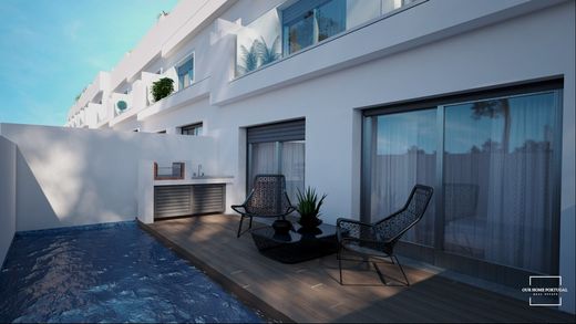 Villa en Moncarapacho e Fuzeta, Olhão