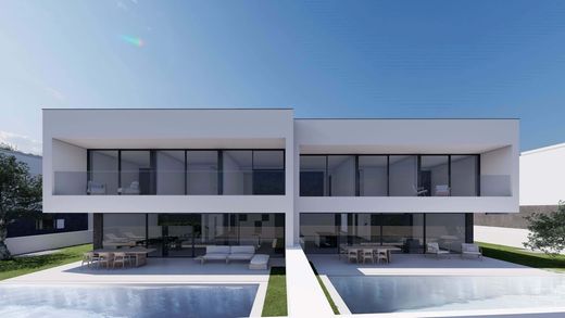 Villa Lagos, Distrito de Faro