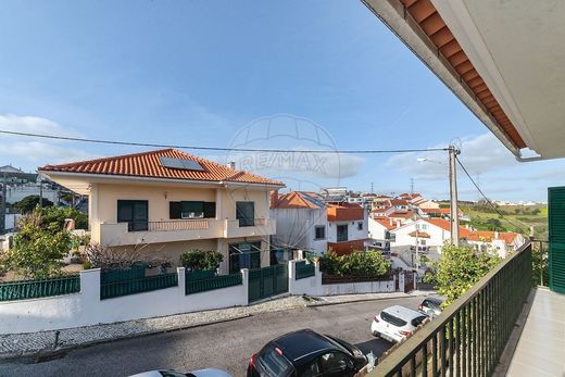 Villa in Pontinha e Famões, Odivelas