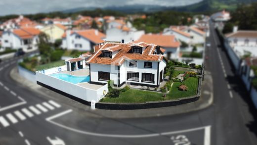 Villa - Angra do Heroísmo, Açores