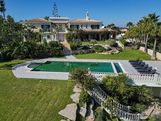 Detached House in Caramujeira, Lagoa
