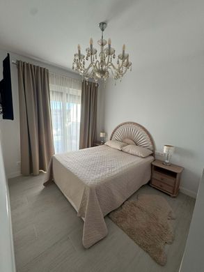 Apartment / Etagenwohnung in Estepona, Málaga