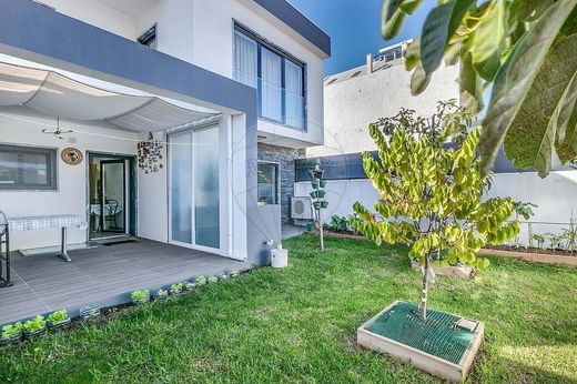 Villa a São Domingos de Rana, Cascais
