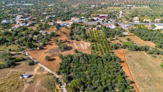 Terreno a Quarteira, Loulé