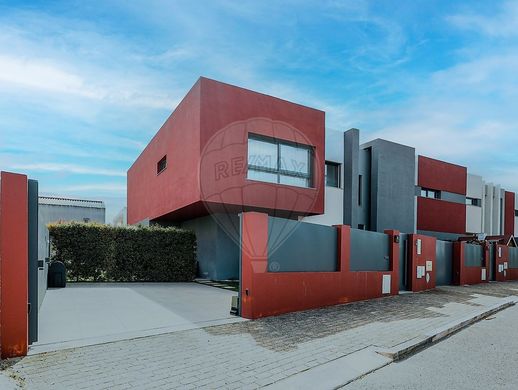 Villa in São Domingos de Rana, Cascais