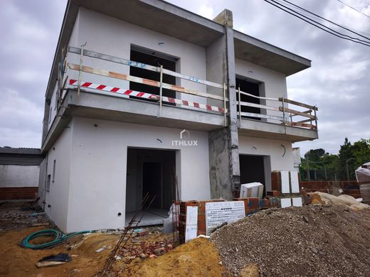 Semidetached House in Seixal, Distrito de Setúbal