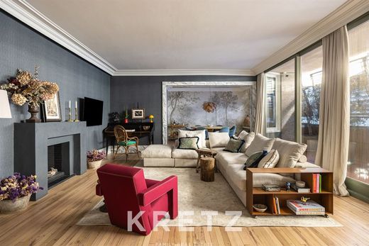 Apartment / Etagenwohnung in Barcelona, Provinz Barcelona