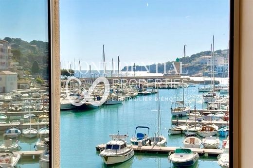 Квартира, Cassis, Bouches-du-Rhône