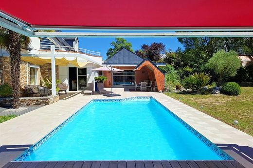 Luxury home in Fondettes, Indre and Loire