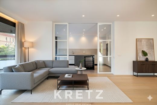 Apartment / Etagenwohnung in Barcelona, Provinz Barcelona