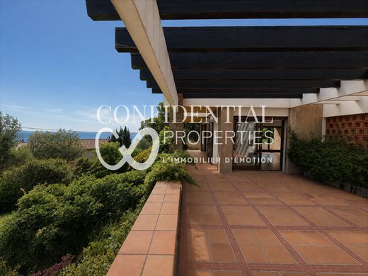 Luxury home in Six-Fours-les-Plages, Var