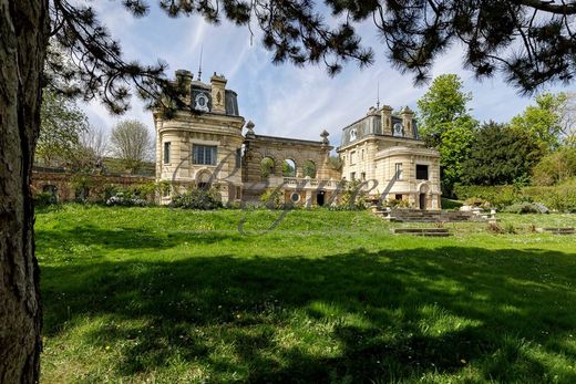 Luxe woning in Louveciennes, Yvelines