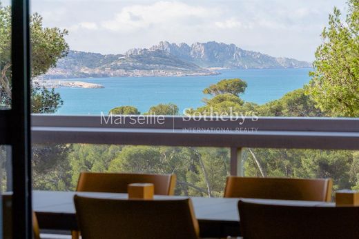 Apartment / Etagenwohnung in Marseille, Bouches-du-Rhône