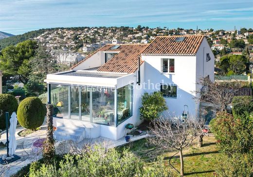 Casa di lusso a Carnoux-en-Provence, Bocche del Rodano